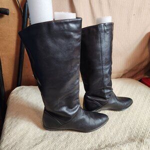 Vintage Black Leather Knee-High Womens Boots Size 8 M With Pointed Toe & Flat So